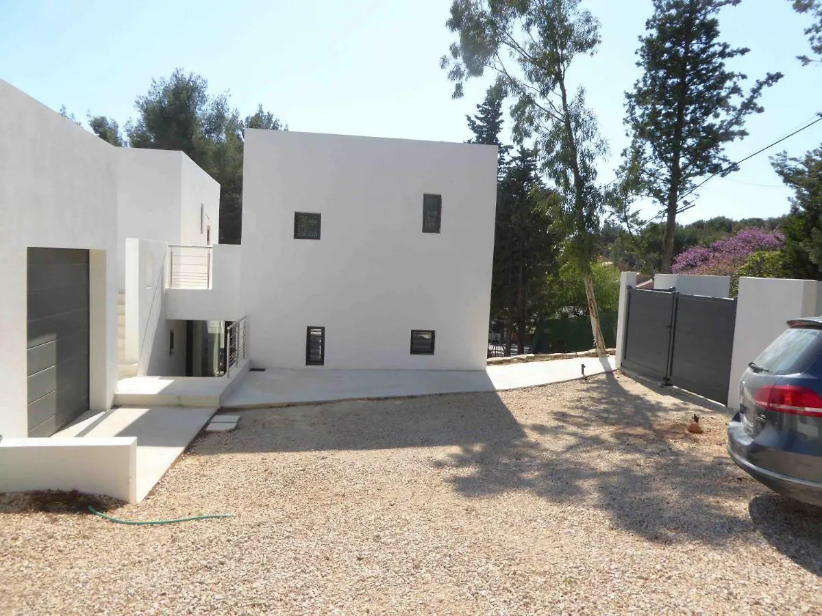 Villa Lucienne Bandol , T2 4 Etoiles Avec Garage, Dans Les Calanques