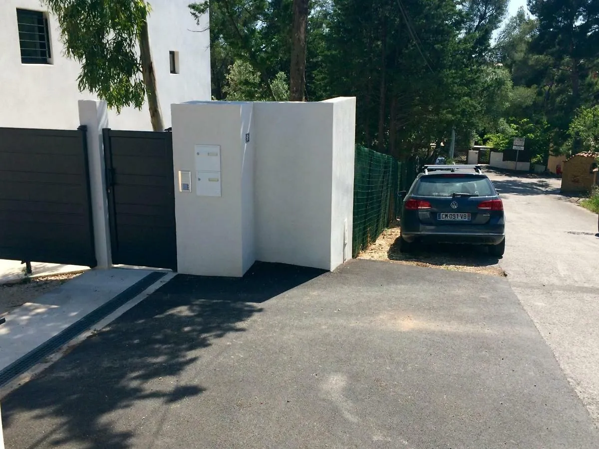 Villa Lucienne Bandol , T2 4 Etoiles Avec Garage, Dans Les Calanques